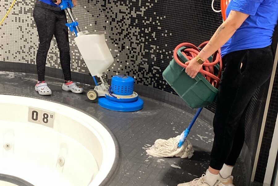 Professional team providing cheap cleaning services for commercial spaces in Ontario